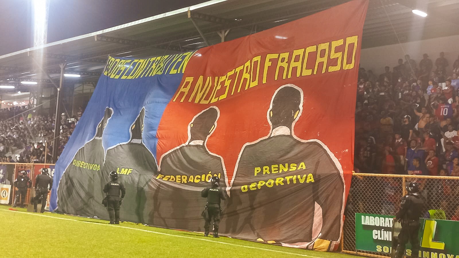 El Mensaje de la Turba Roja para las estructuras del fútbol nacional.