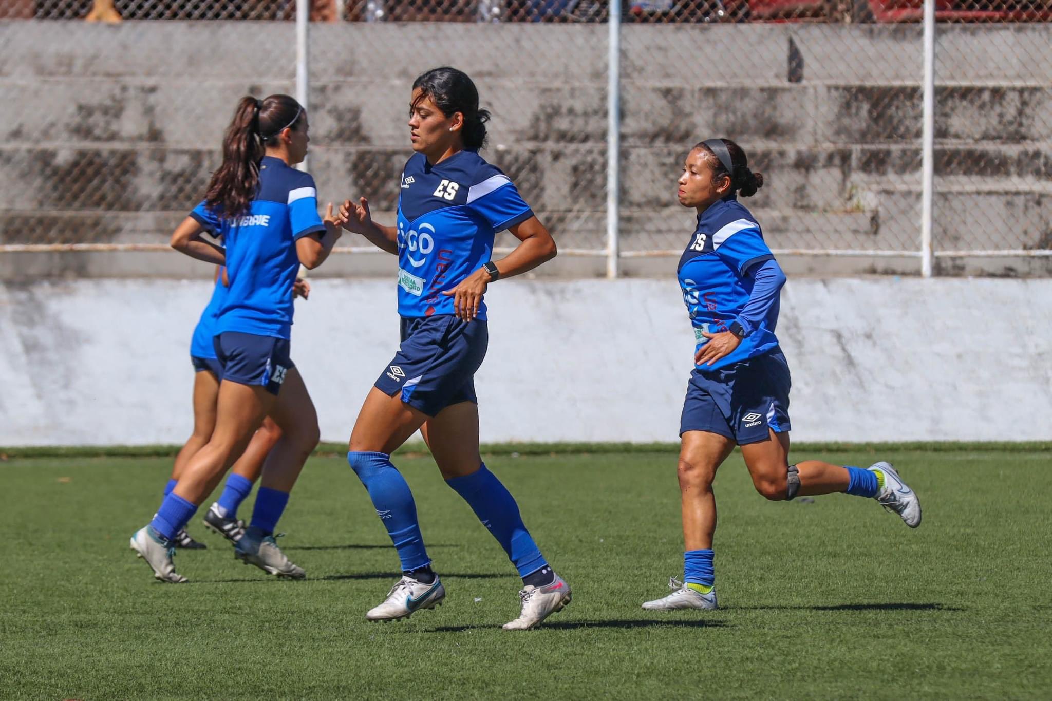 Jackeline Velásquez, con rumbo al fútbol de Ecuador.