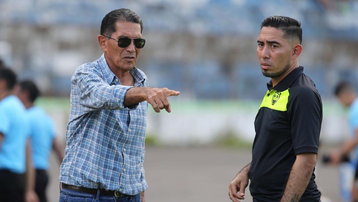 Santa Tecla despidió a Juan Ramón Sánchez