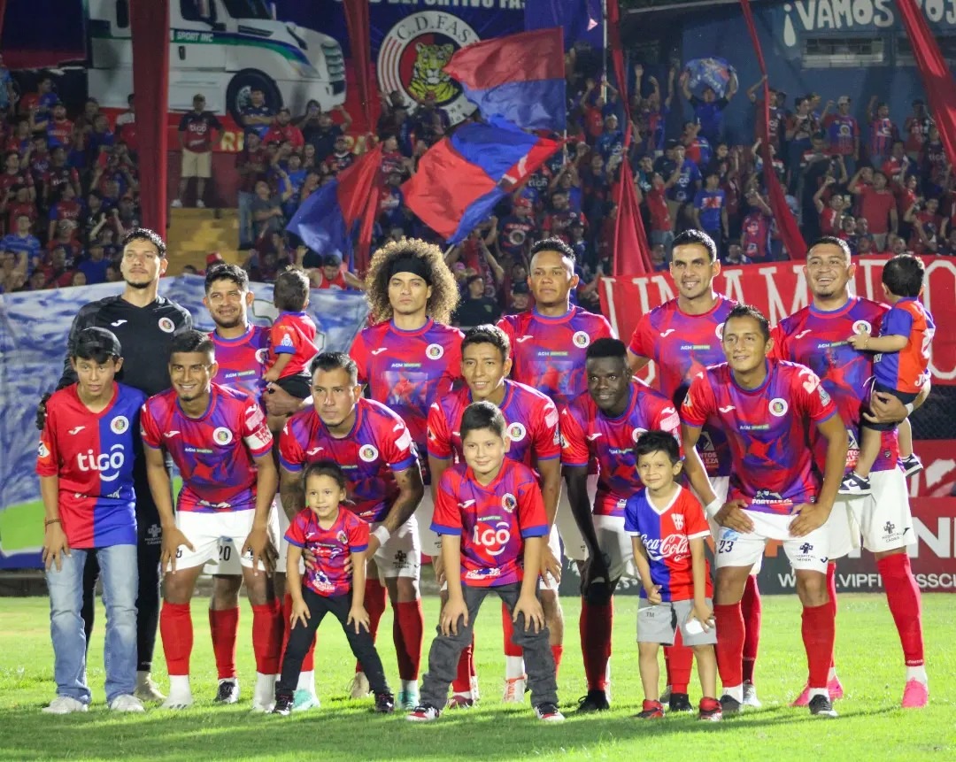 Licencia de clubes suspendida para FAS.
