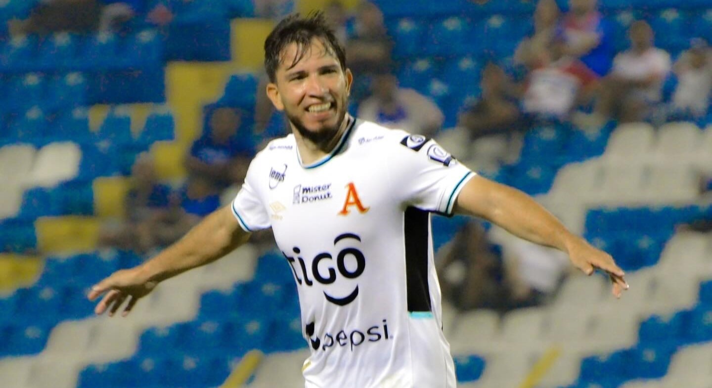 Alianza gana por la mínima y se queda con el liderato.