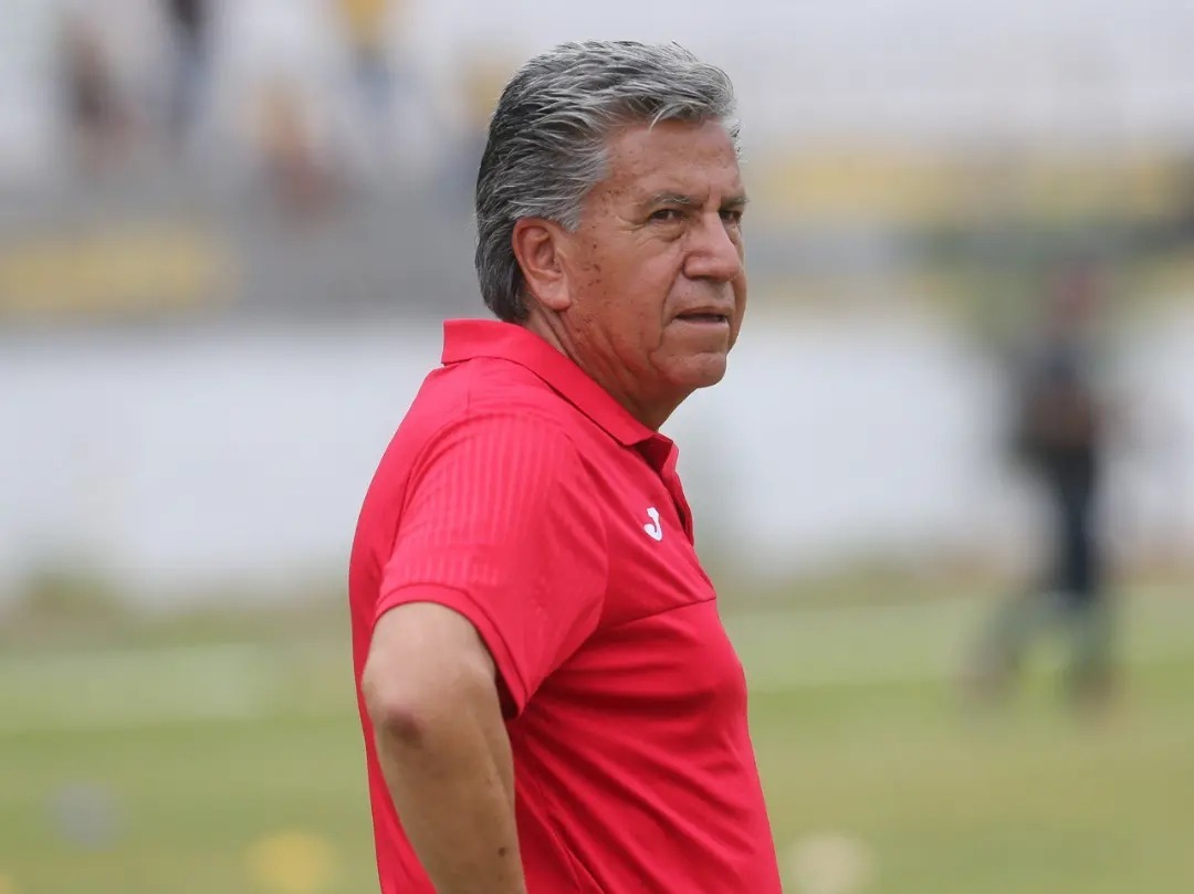 Raúl Arias deja de ser técnico de FAS.