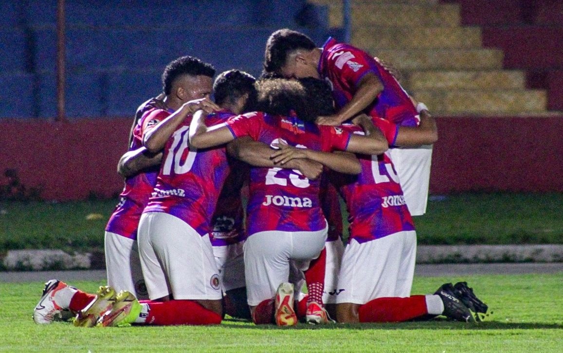 FAS golea al Tecla en el Quiteño y sigue firme el torneo.
