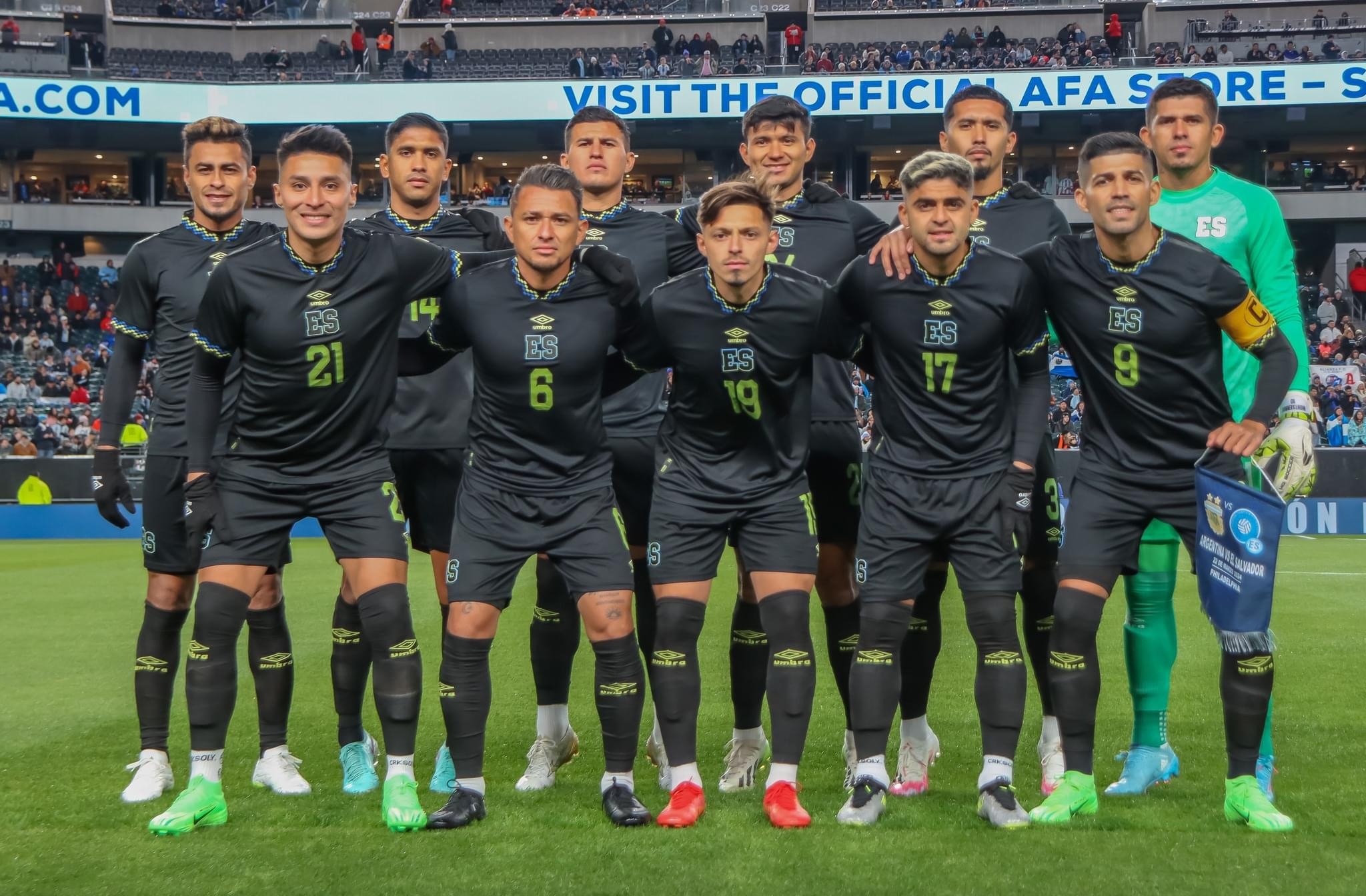 Serán 24,000 entradas las que se regalaran para el amistoso El Salvador contra Cádiz.