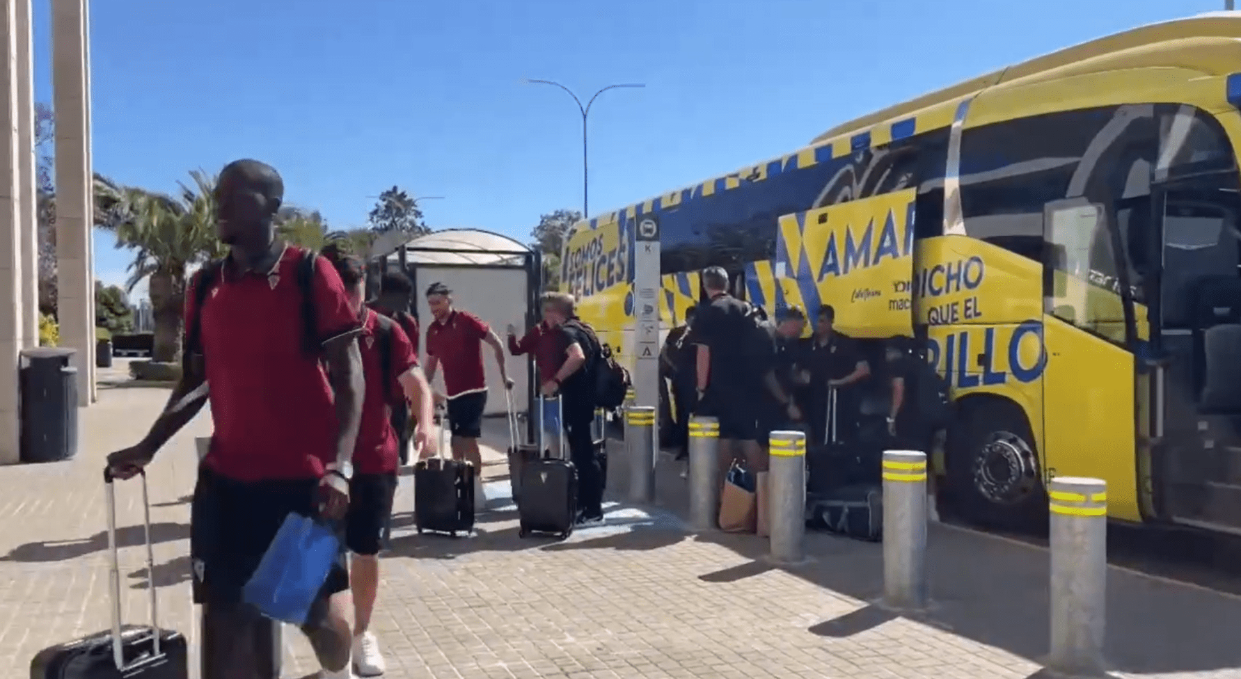 El Cádiz vuela rumbo hacia El Salvador.