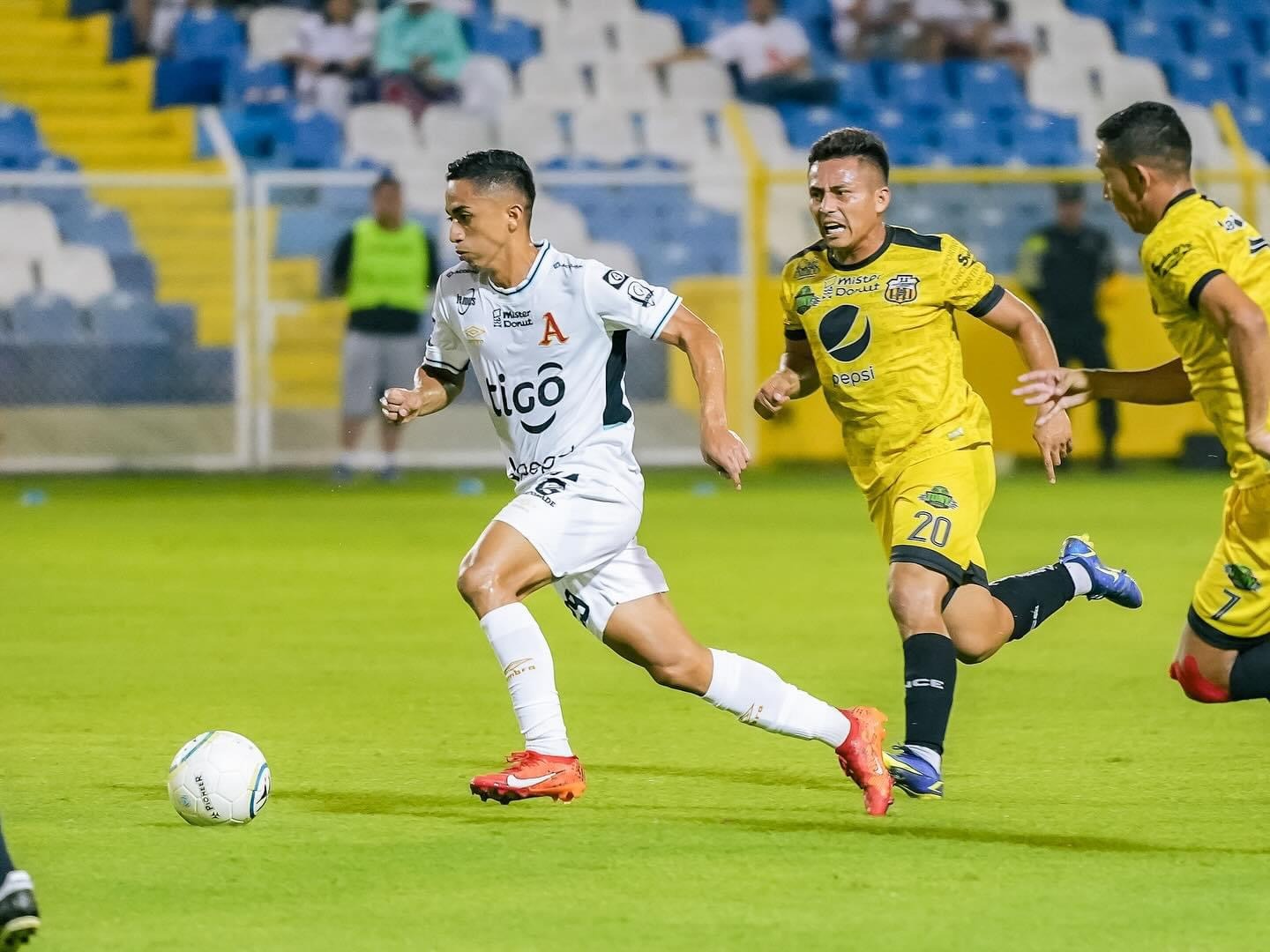 Once Deportivo reporta varias bajas en su plantel