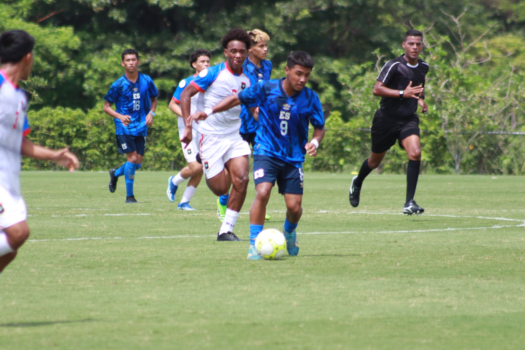 Selecta Sub-16 logra su primera victoria en el torneo Uncaf.