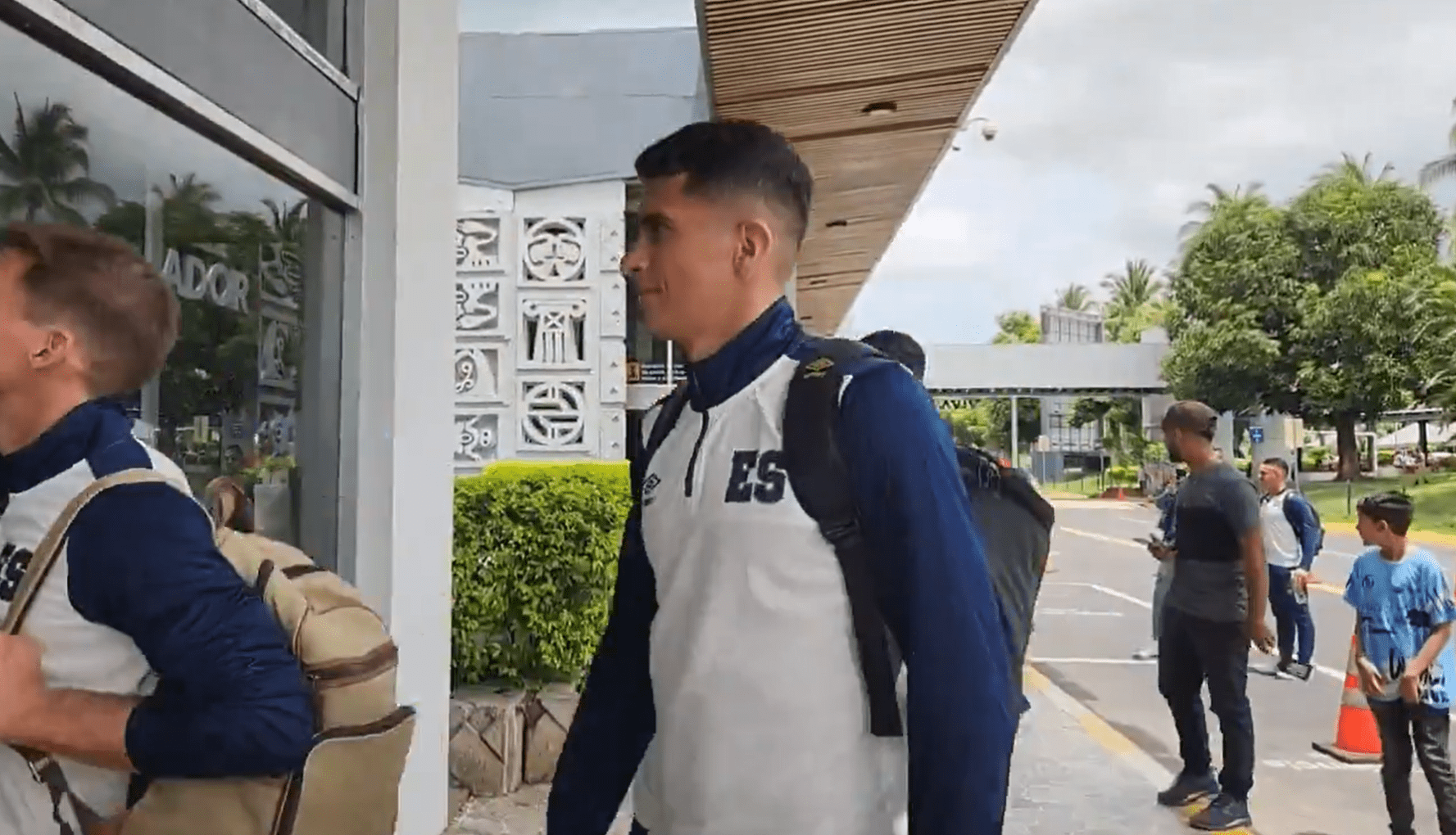 La Selecta partió a Surinam para jugar el domingo