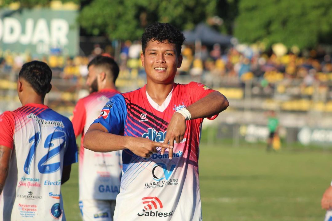 Lizandro Claros regresa al Firpo