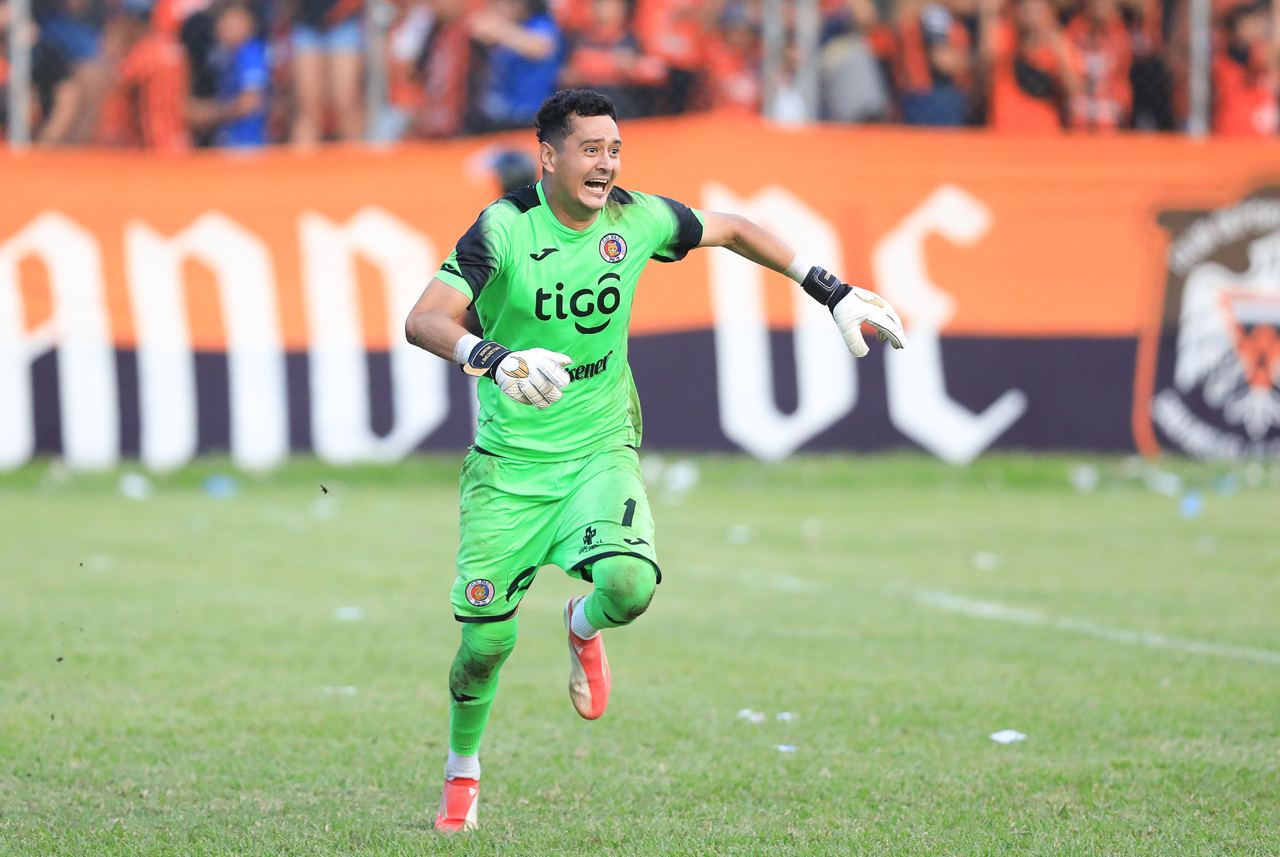 Carabantes renueva con FAS para el Apertura 2024