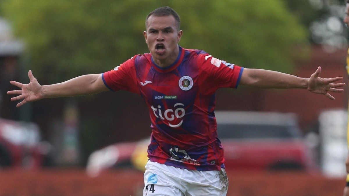 Alexander Guirola e Ibsen Castro se despide del FAS.