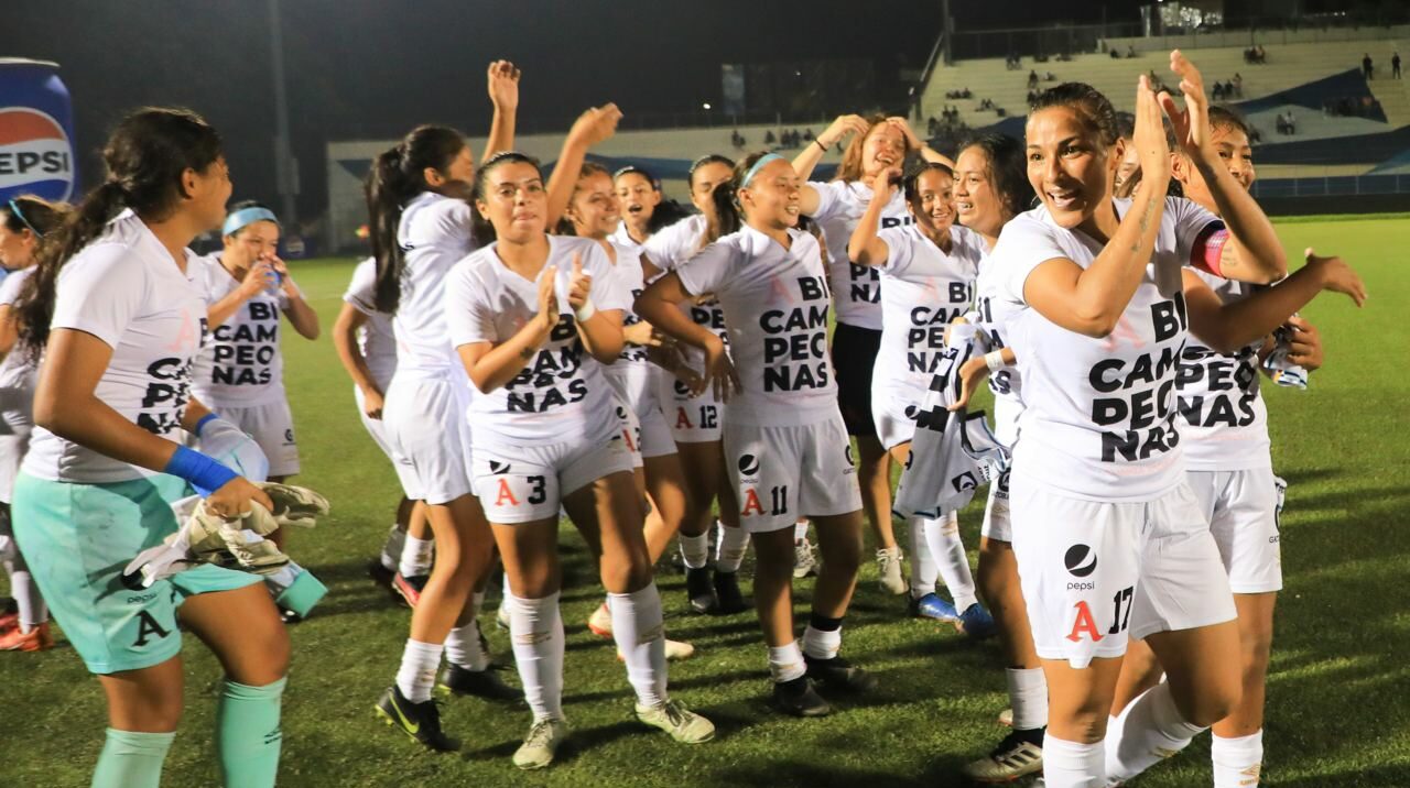 Fesfut exigirá categoría femenina a los equipos de la Segunda División
