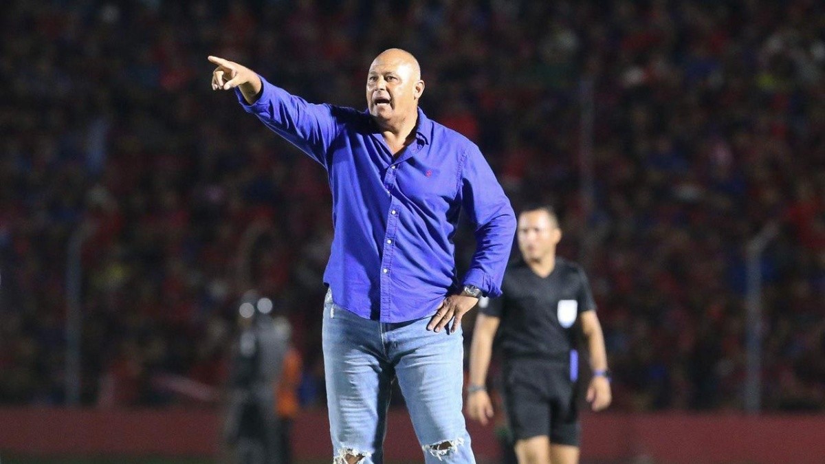 Richard Preza continuará como técnico de FAS para el Apertura 2024.