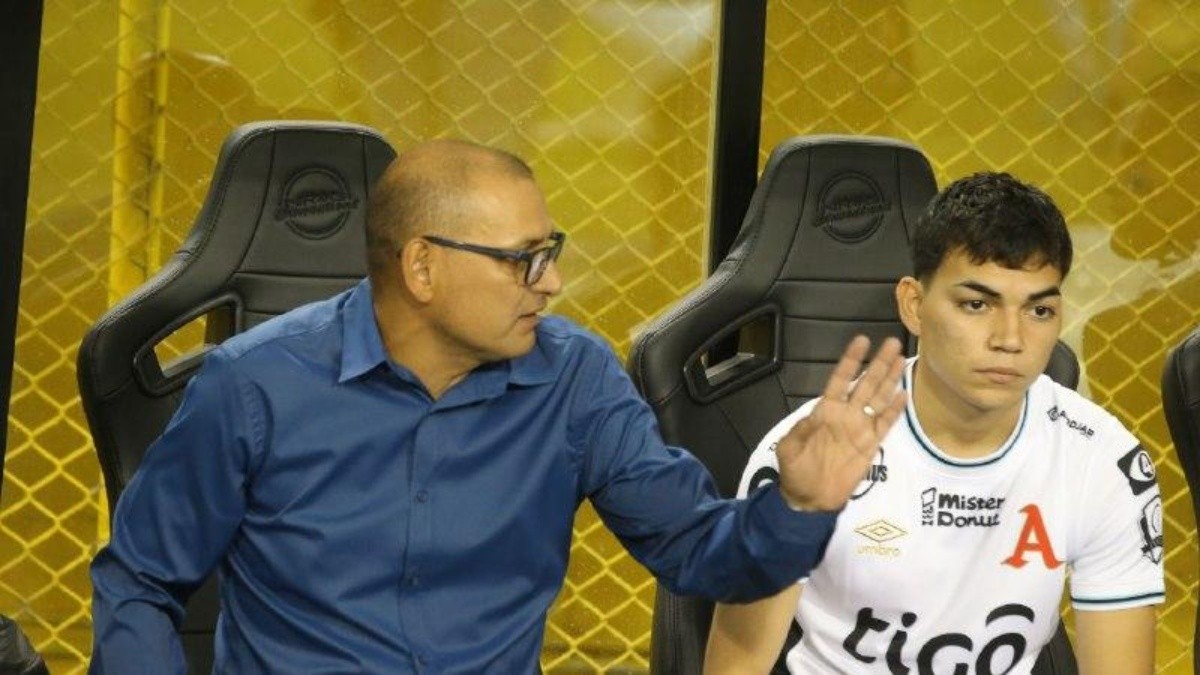 “Él tiene que demostrar que es mejor que los jugadores que tenemos” Jorge Rodríguez