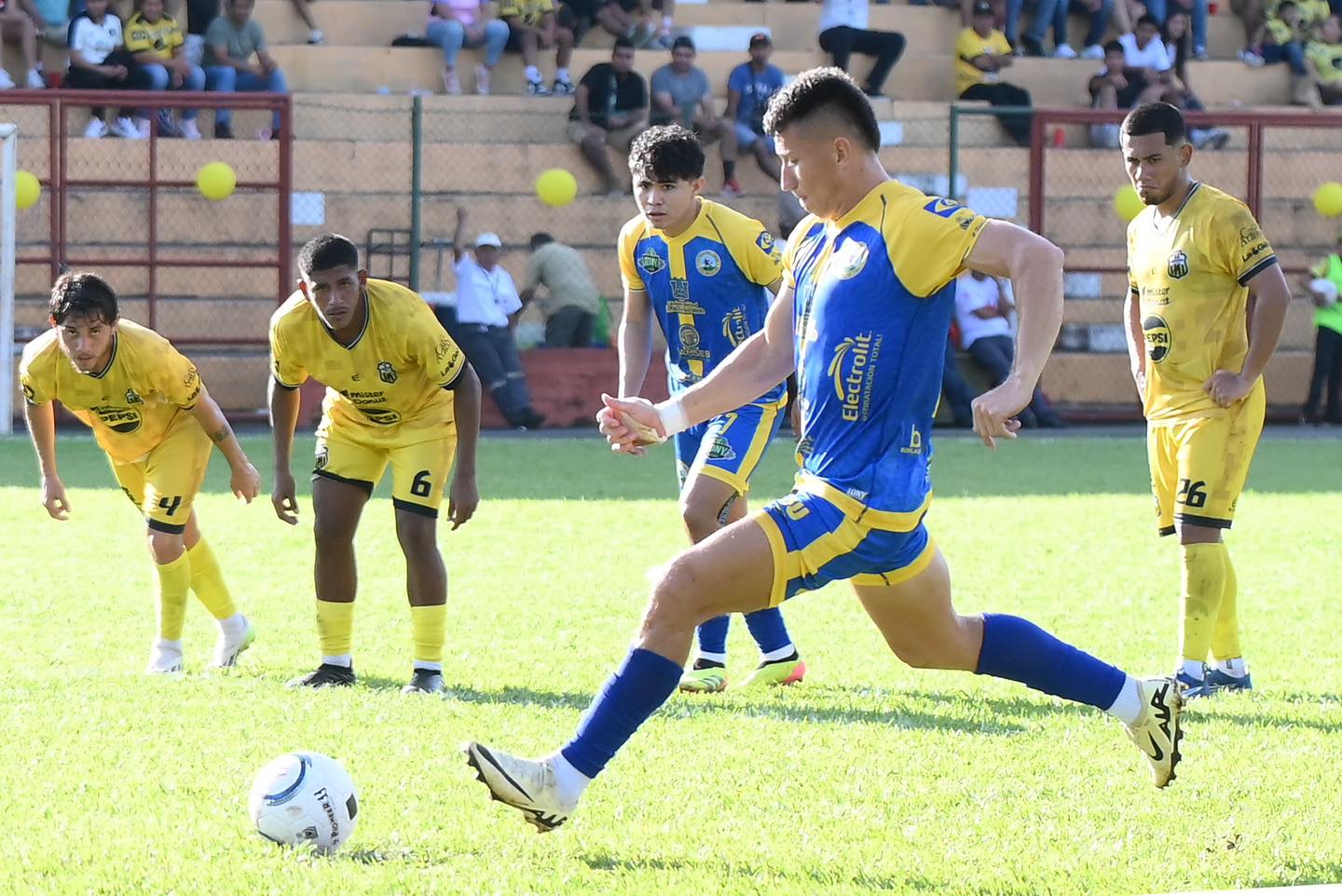 Limeño sorprende a Once Deportivo en Ahuachapán