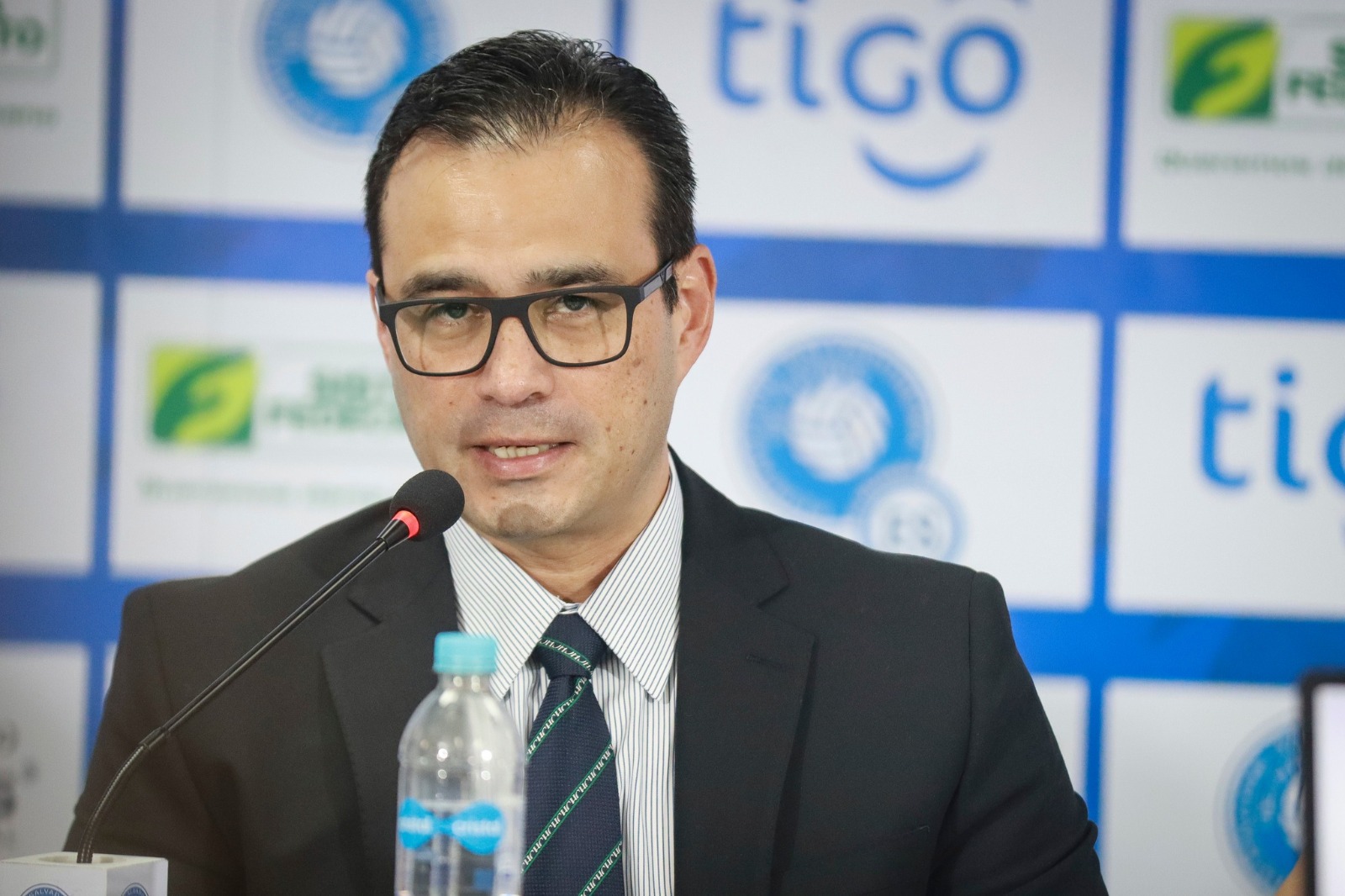 Los Nuevos estatutos de la Fesfut permitirían la postulación de candidatos ajenos al ámbito futbolístico