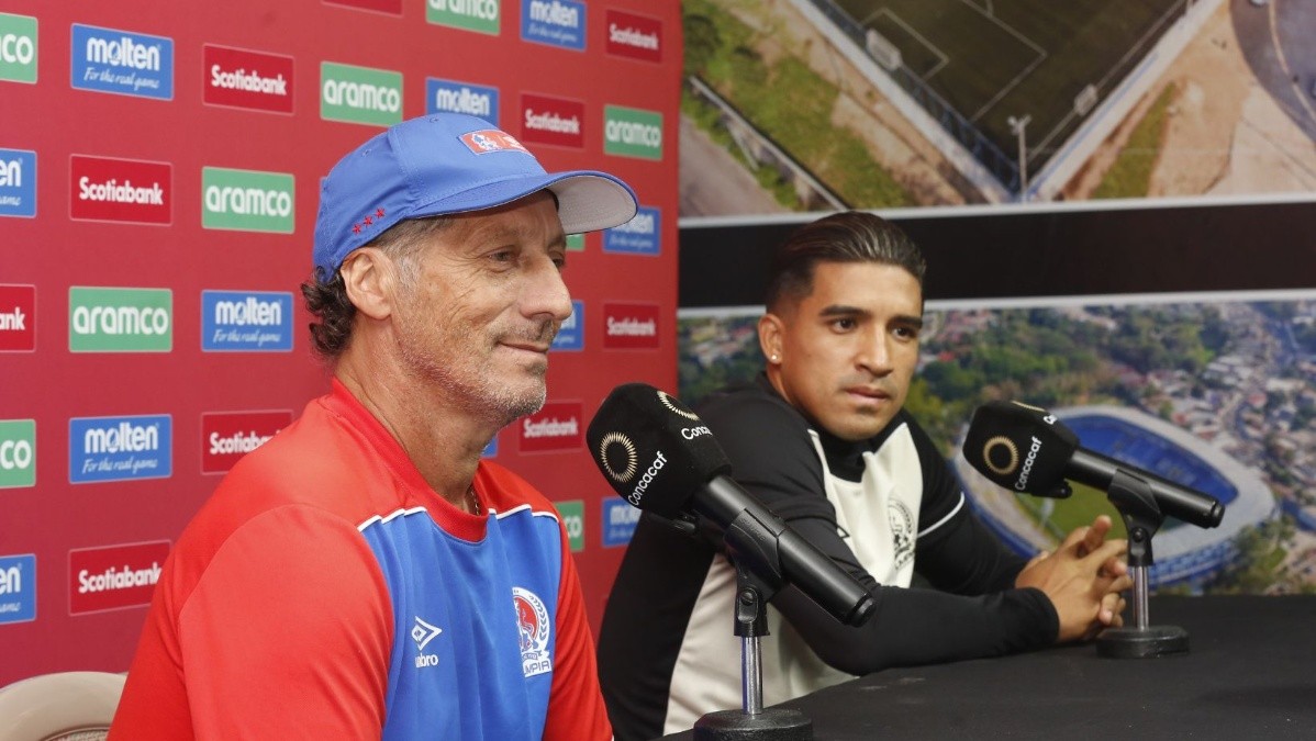 “Les urge la victoria, la buscarán desde el principio” DT Olimpia