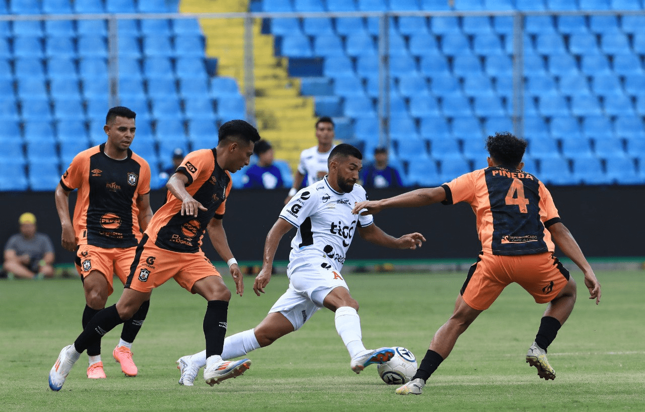 Águila y Alianza se enfrentarán el 11 de septiembre en el Cuscatlán