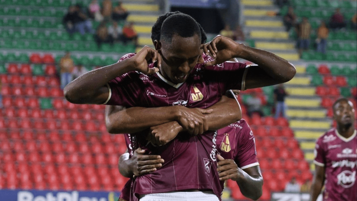 Brayan Gil anota doblete luego de anunciar que no volverá a la selección