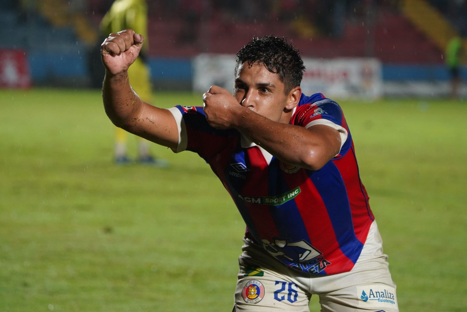 FAS y el Chiqui Villar golean al Alianza en el Quiteño