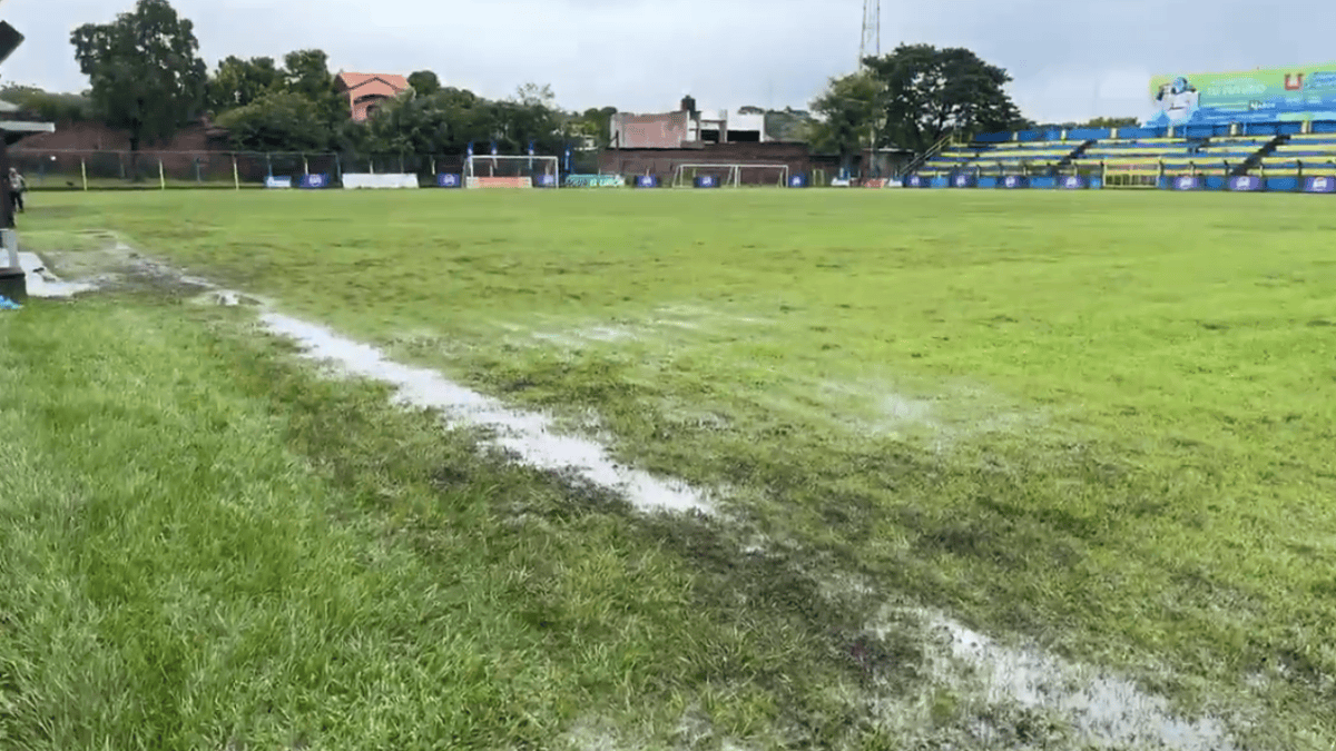 Águila-Firpo suspendido por condiciones climáticas