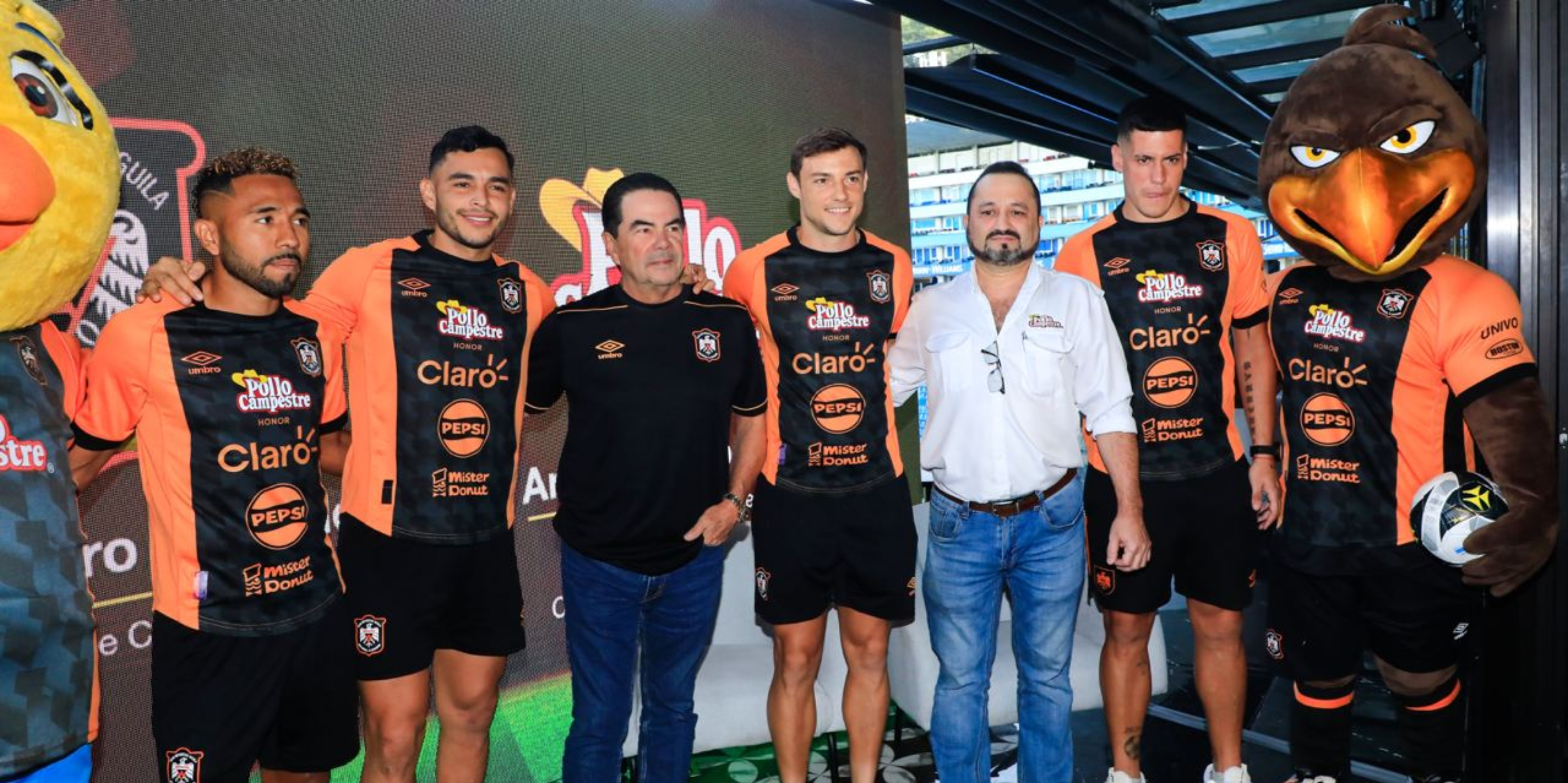 Águila y Pollo Campestre firman patrocinio
