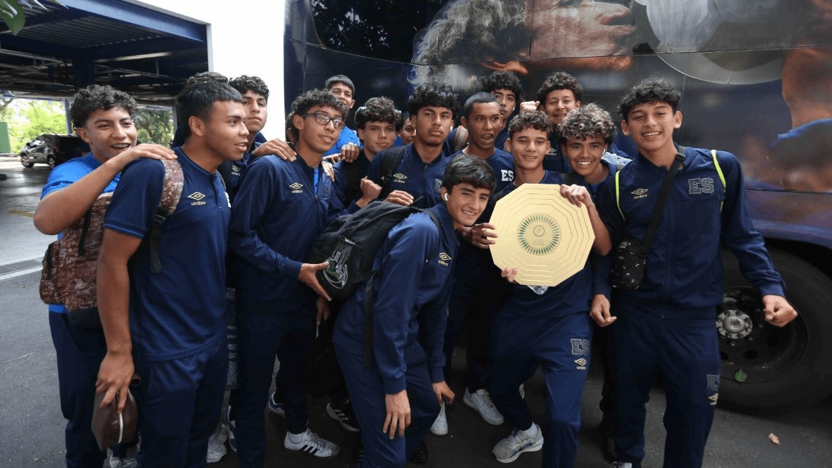 Así fue la llegada de la Sub-17 a El Salvador después de conseguir el boleto al mundial