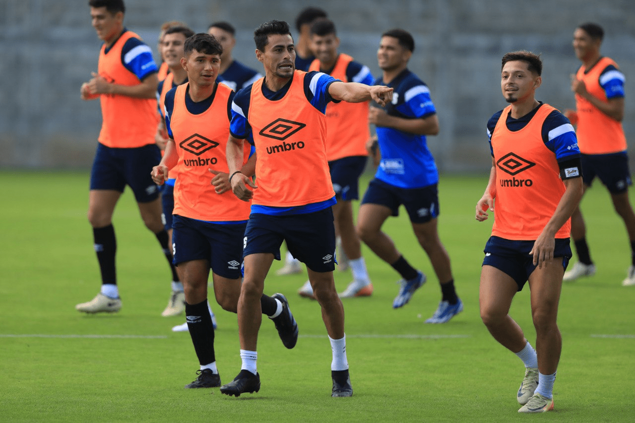 Darwin espera su oportunidad con la Selecta