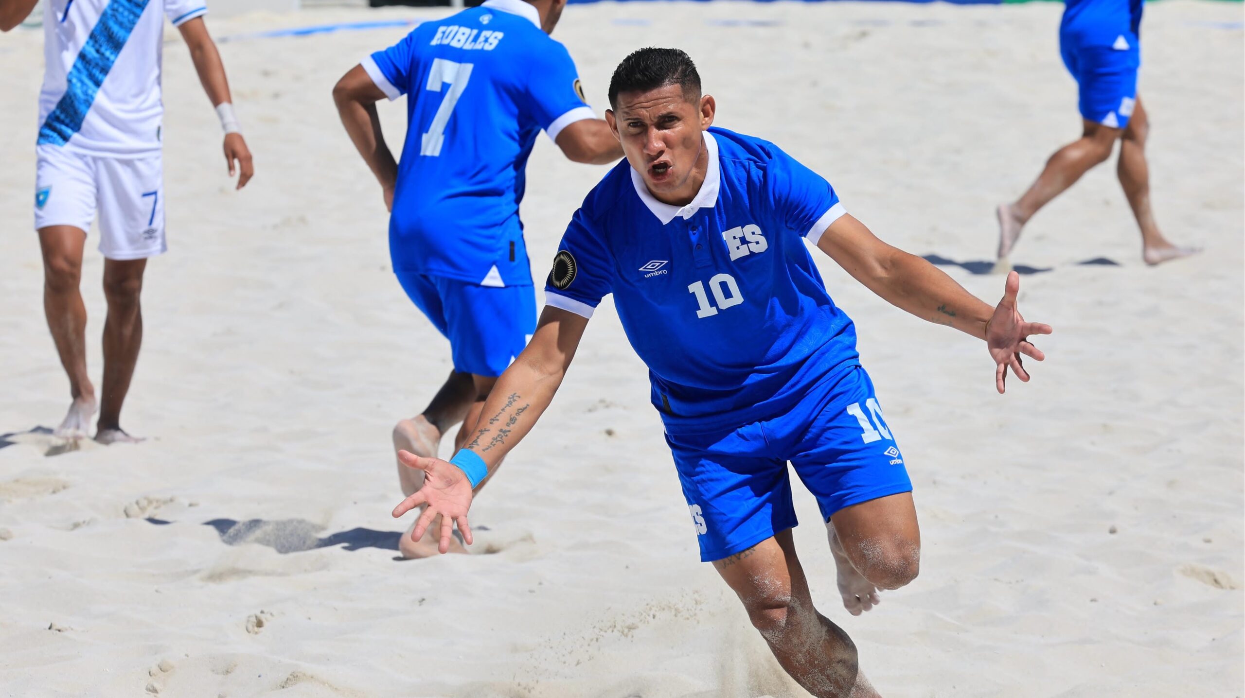 El Salvador golea 7-0 a Guatemala en el Premundial de fútbol playa