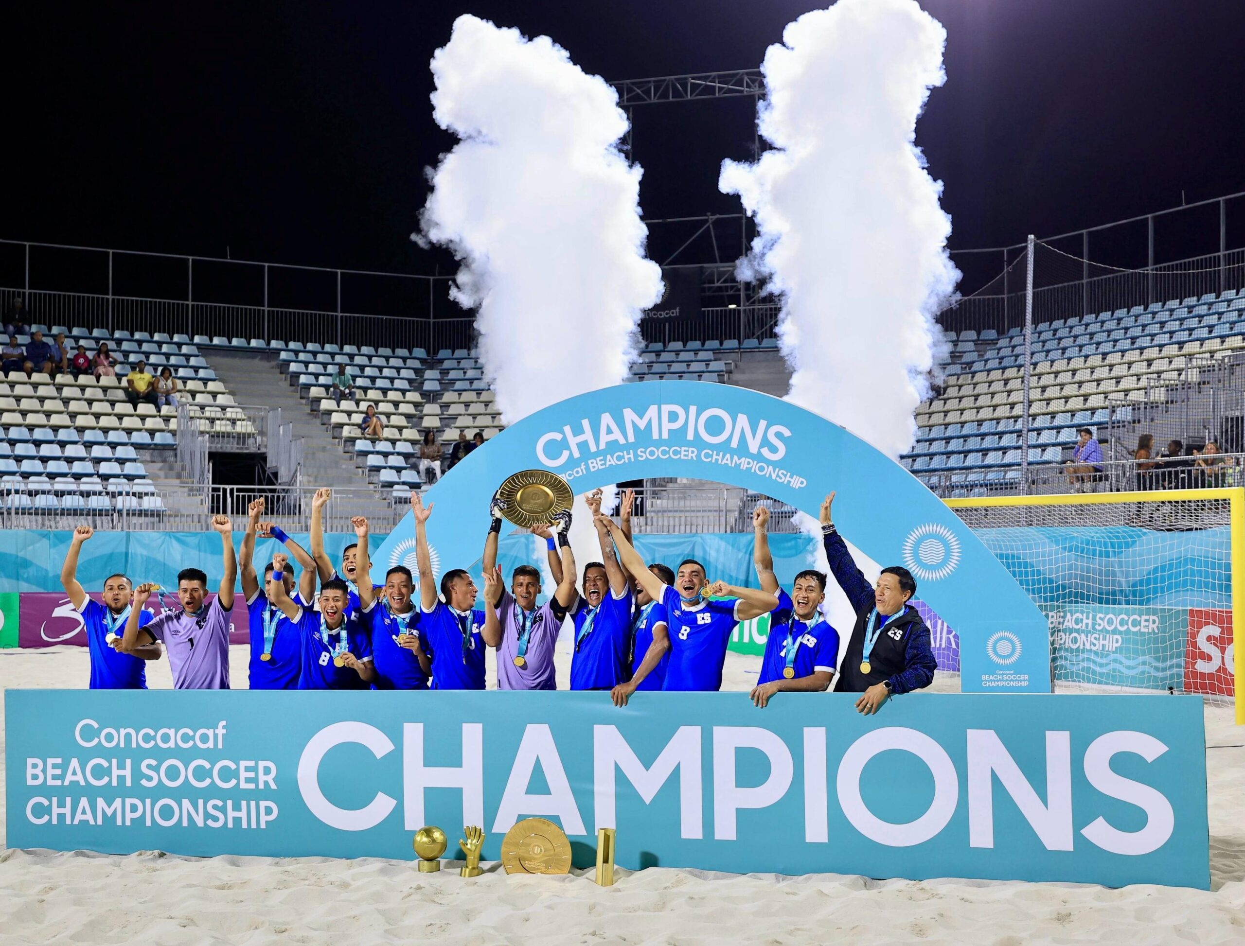 El Salvador se corona campeón de fútbol playa de CONCACAF tras vencer a Guatemala