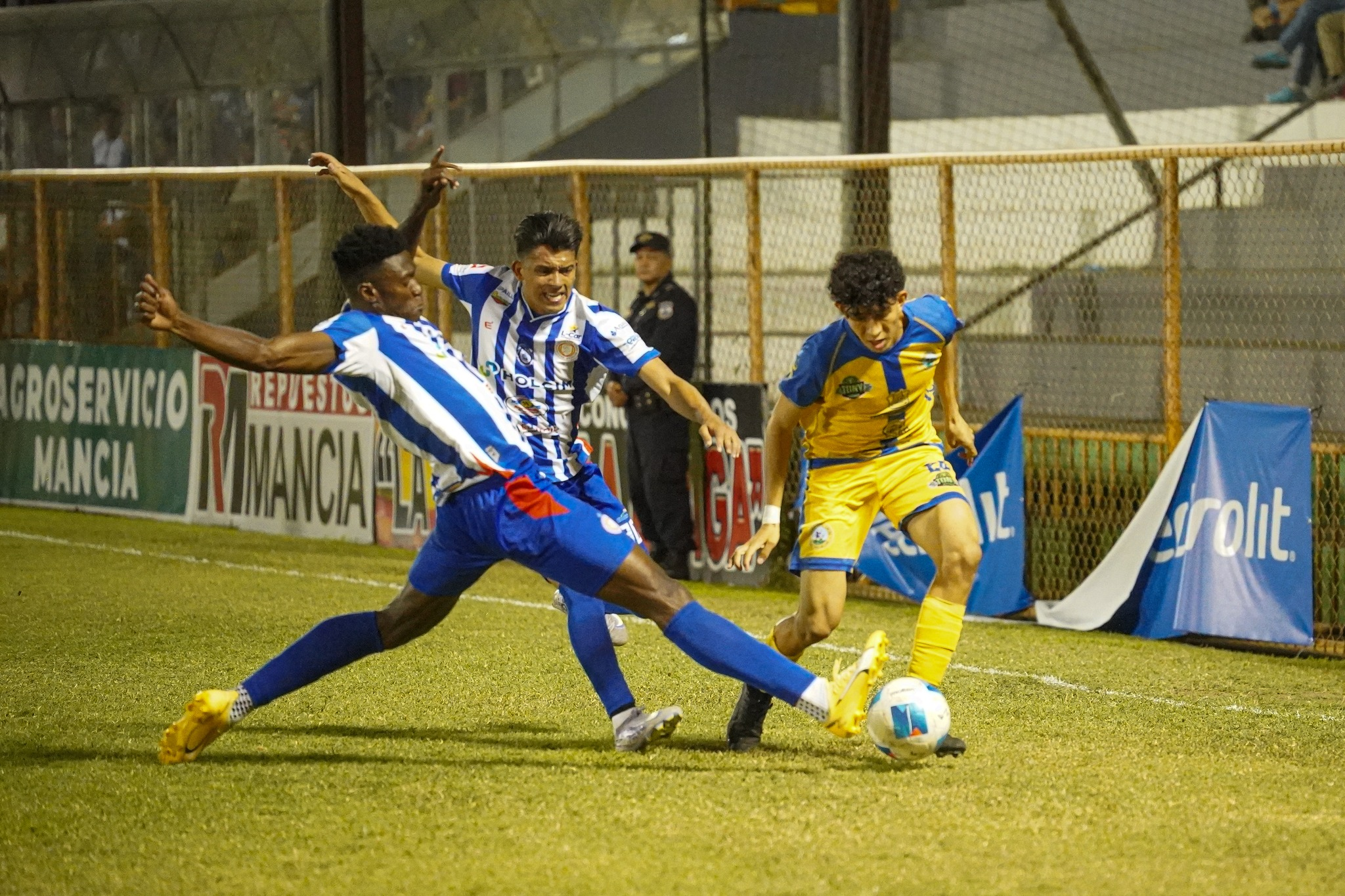 Metapán y Limeño empatan sin goles en el Calero Suárez
