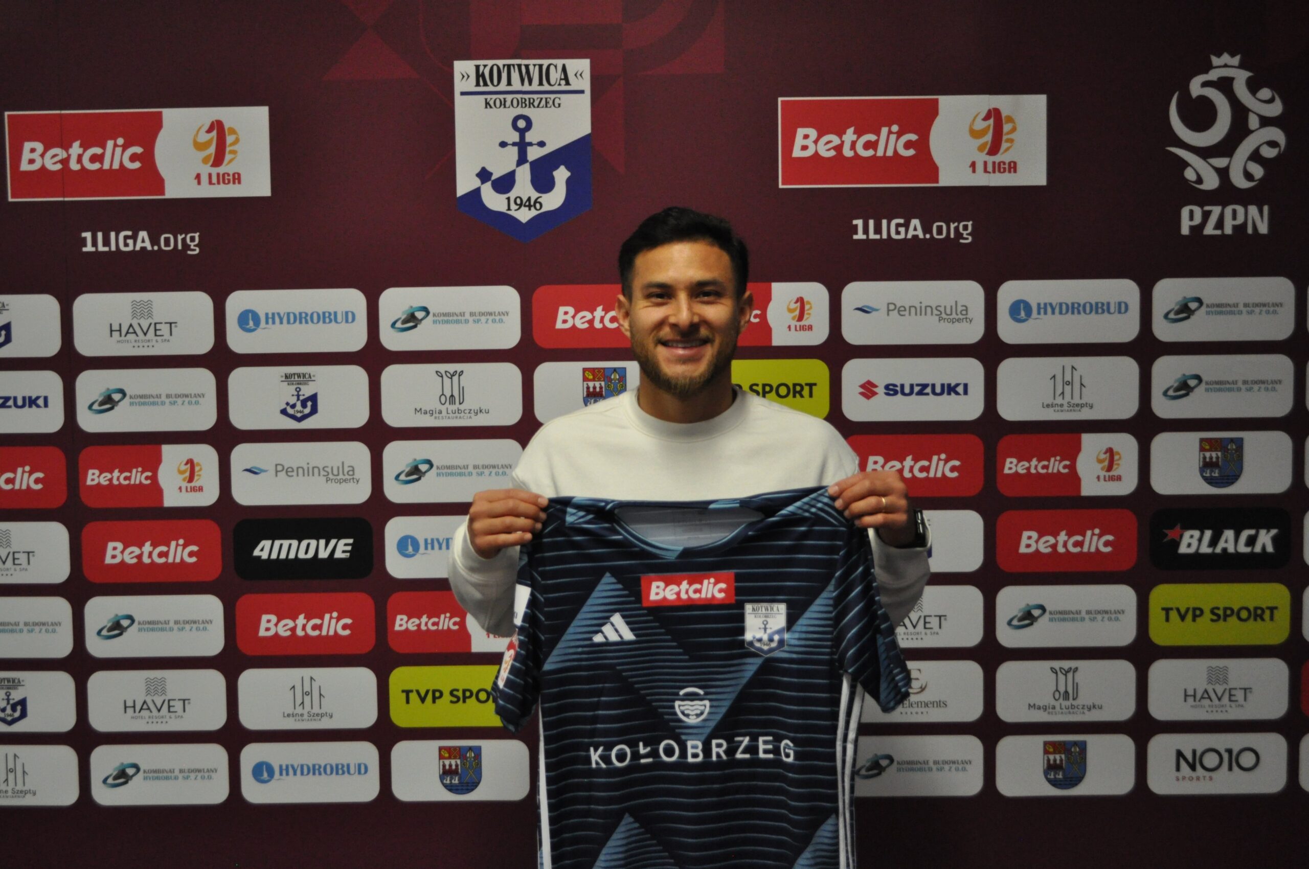 Joshua Pérez ficha por el Kotwica Kołobrzeg de Polonia