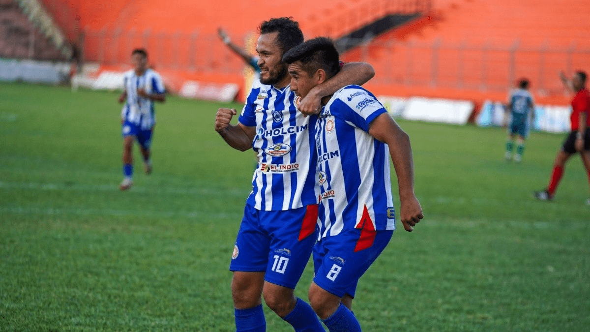 Metapán remonta y derrota al Dragón en el Barraza