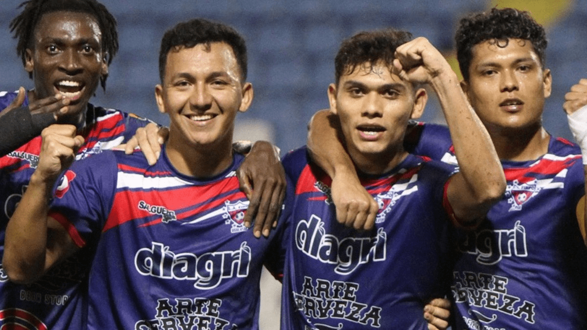Firpo remonta a Once Deportivo y vuelve a la cima del Clausura 2025