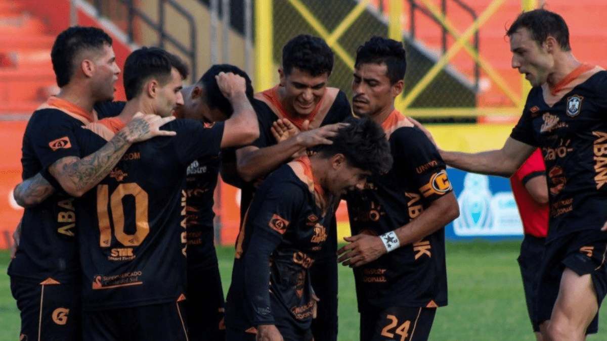 Águila golea al Once Deportivo y se acerca a la Copa Centroamericana