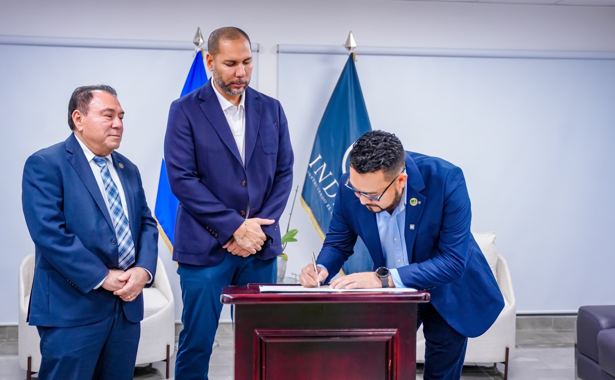 Se confirma convenio de remodelación del Estadio Barraza de San Miguel