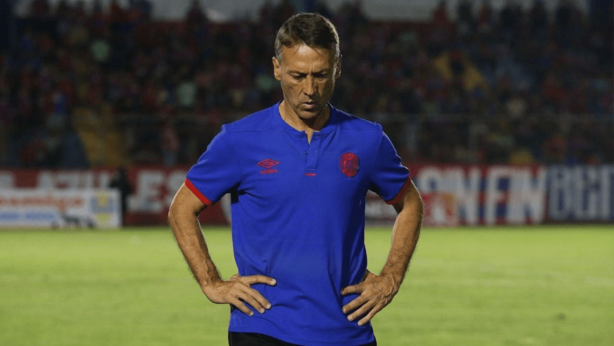 “El árbitro no ha estado a la altura del partido” David Caneda