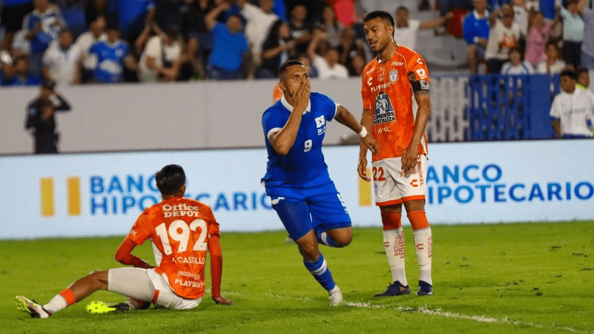 Bolillo Gómez presenta convocatoria para el partido ante Guatemala