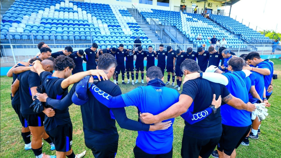 La Selecta realizó el reconocimiento de cancha en Anguila