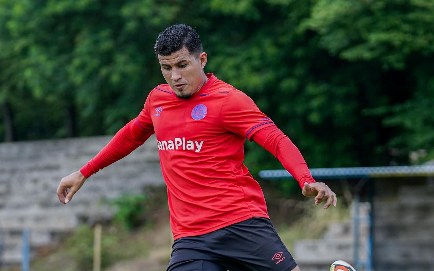 Han sido unas semanas muy intensas, preparando la parte física” Rudy Clavel