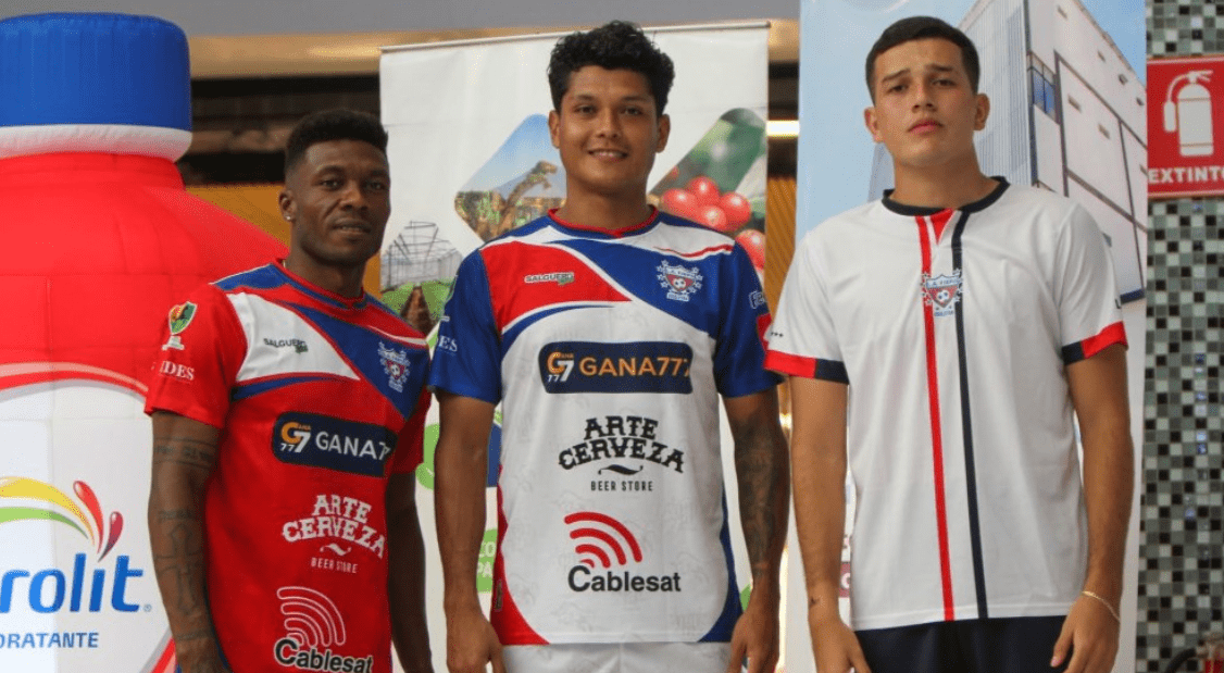 Firpo presenta sus nuevos uniformes para el Apertura 2025