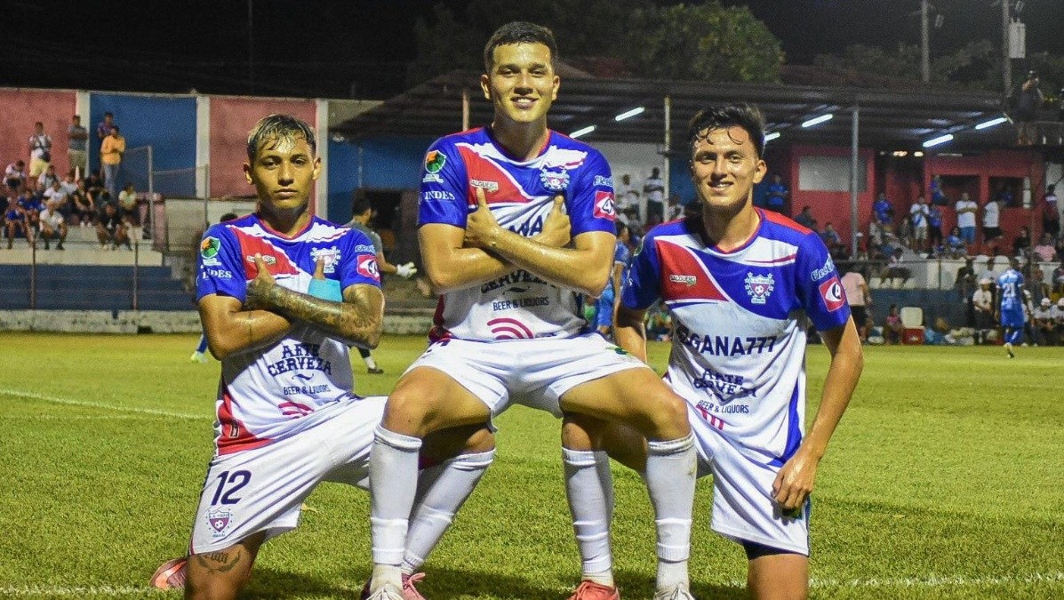 Firpo mantiene su racha perfecta en el Apertura 2025