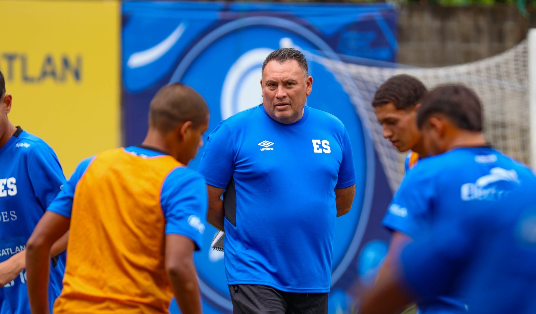 Francis Castillo y Gabriel de Azevedo en convocatoria Sub-20 de El Salvador