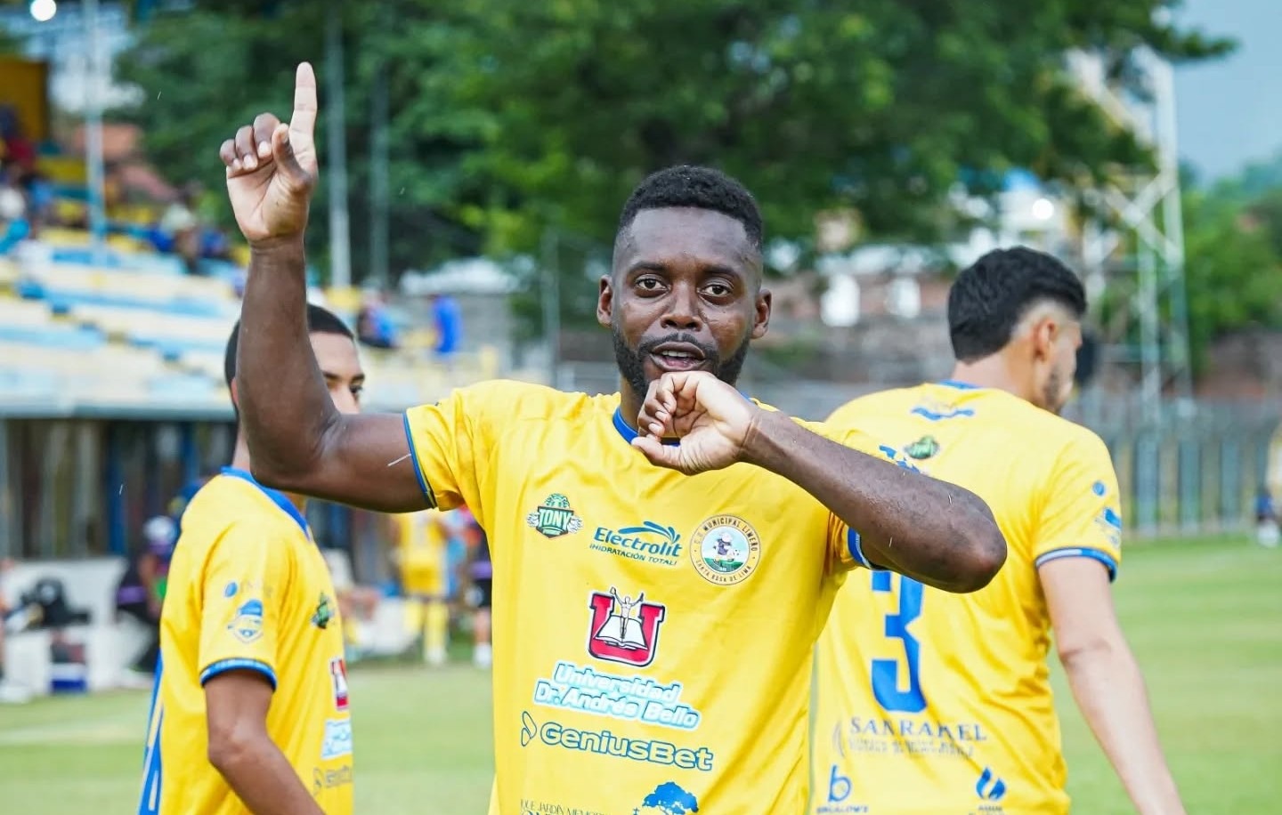 Limeño le remonta al Fuerte y se queda con los tres puntos