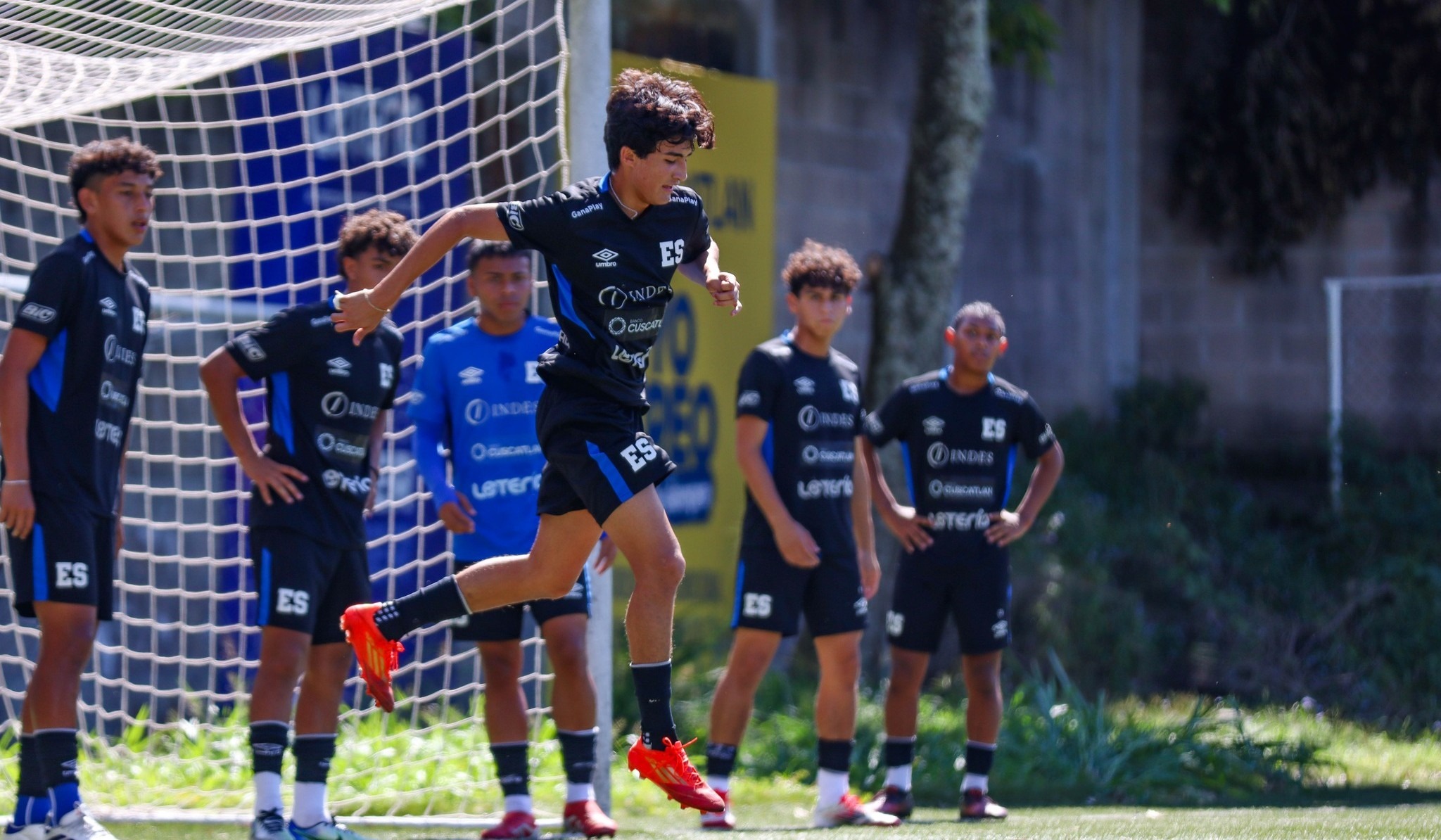 La Selecta Sub 17 se prepara para tres amistosos en Europa