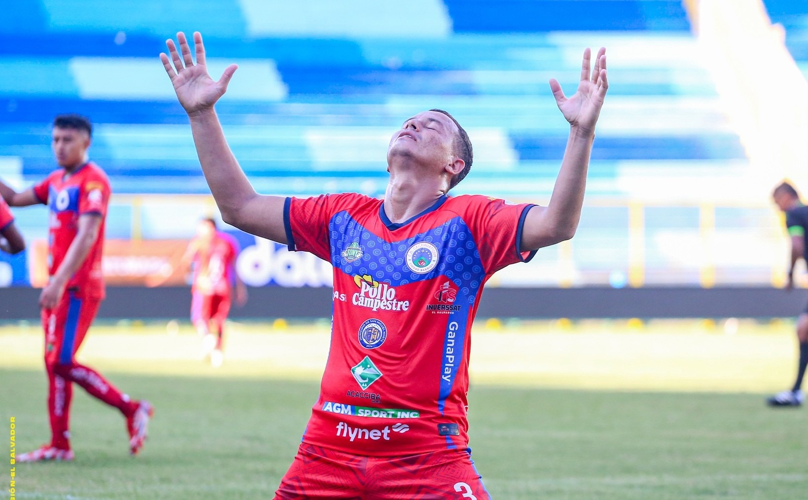 Cacahuatique golea al Hércules en el Cuscatlán