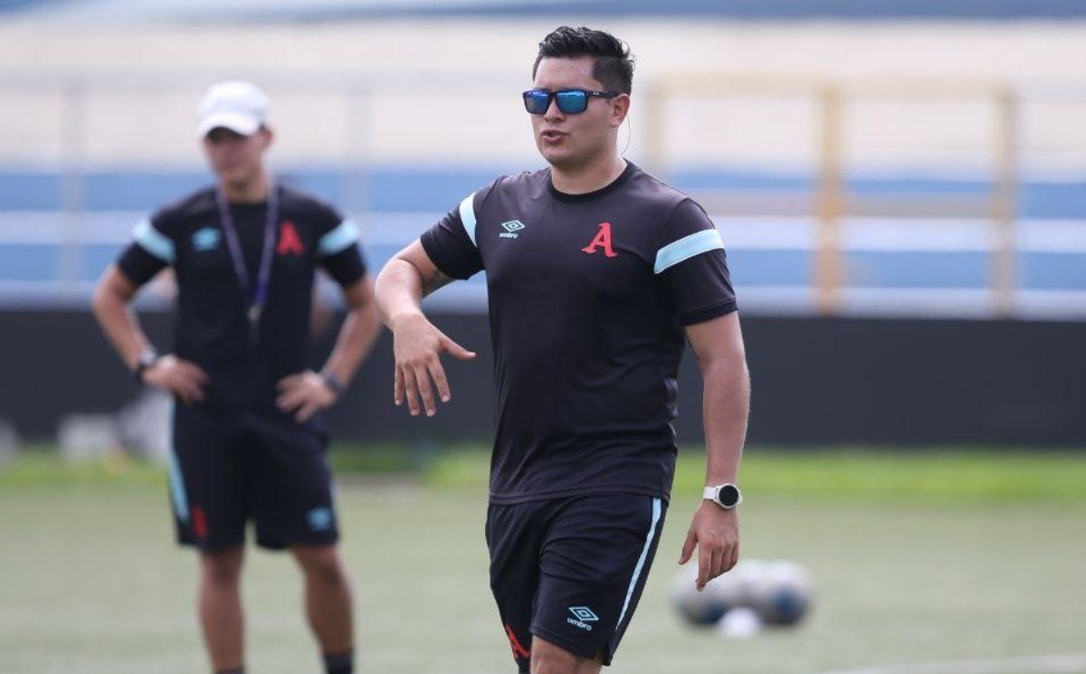 Cristian Zañas no seguirá como técnico de Alianza Women