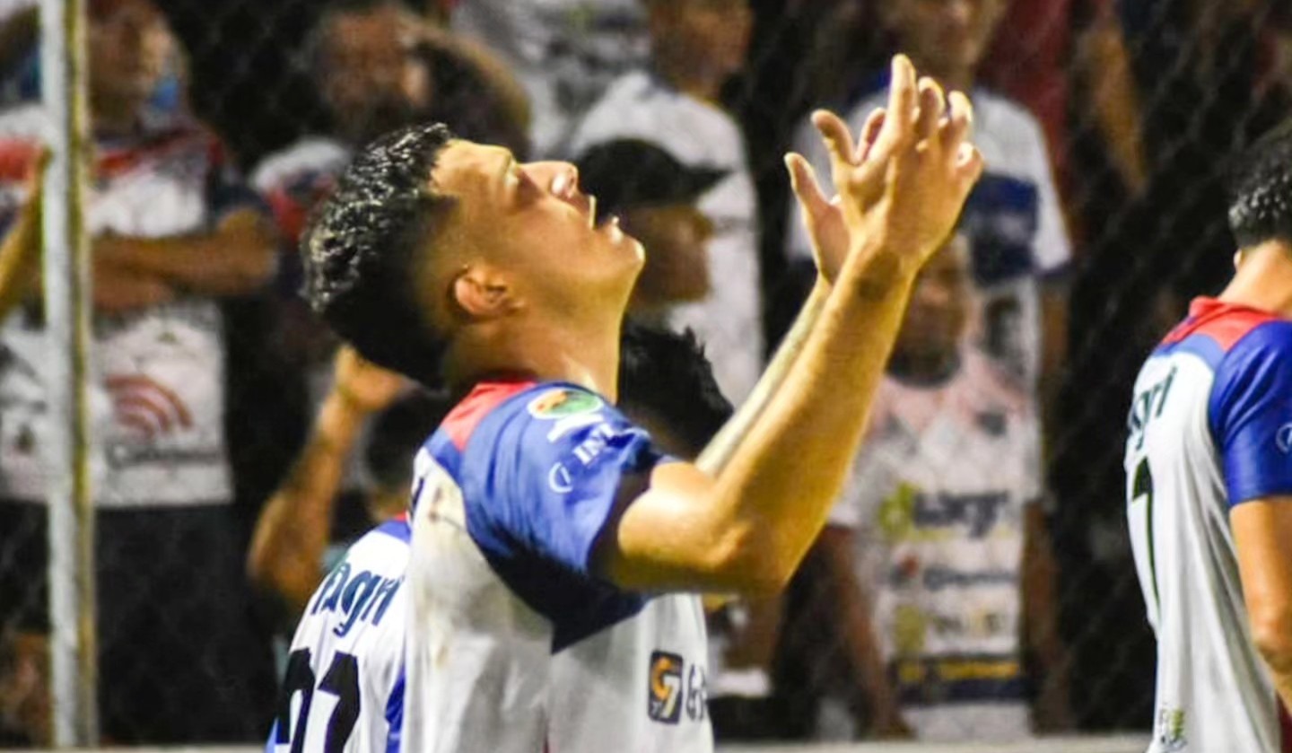 Firpo gana con gol de Styven Vásquez 