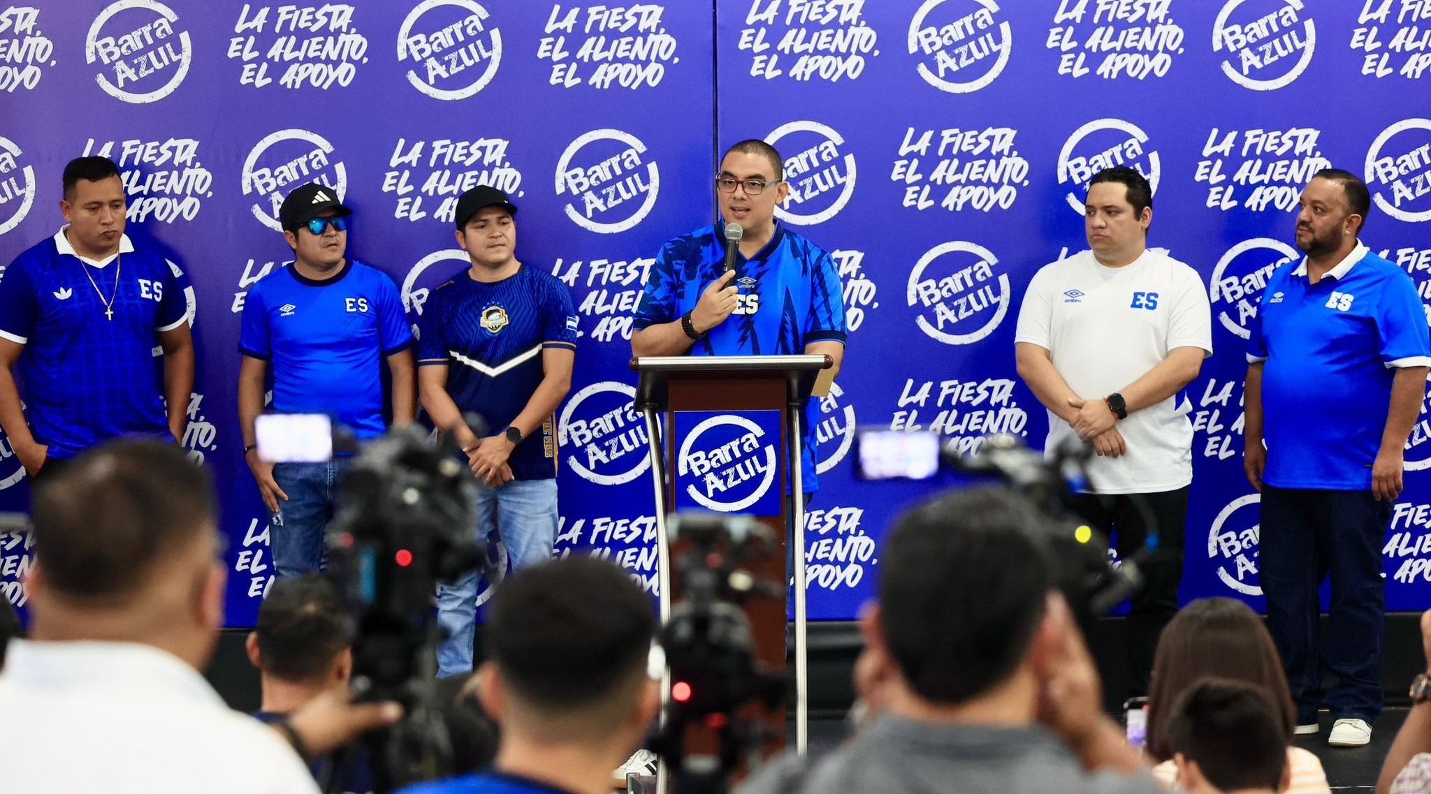 Barra Azul lanza campaña “Silencio Cuscatlán” para partidos de eliminatoria