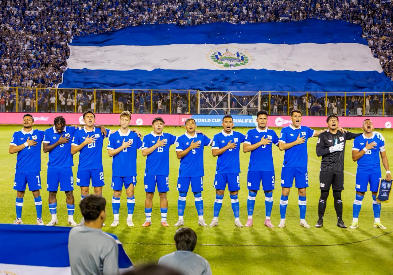 El Salvador baja posiciones en el ranking FIFA